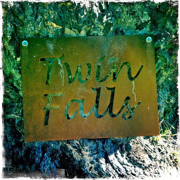 Twin Falls Bush Cottages Fitzroy Falls Номер фото